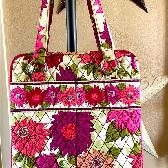 Vera Bradley Handbags - Vera Bradley Tote, Hello Dahlia! Excellent Condition